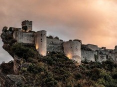 Il castello di Roccascalegna tra leggende e verità