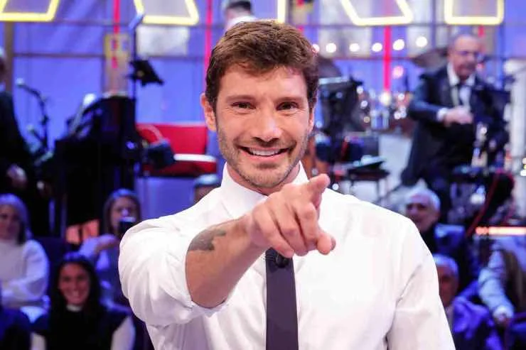 Stefano De Martino vincita di almeno 50 euro